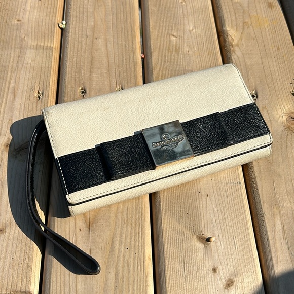♠️ Kate Spade Wallet - Picture 2 of 7